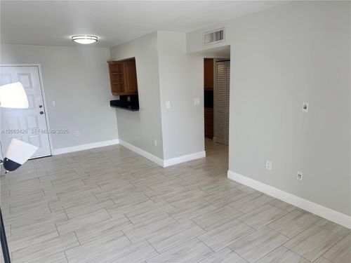 403-8075 Nw 7th St, Miami, FL, 33126-4082 | Card Image