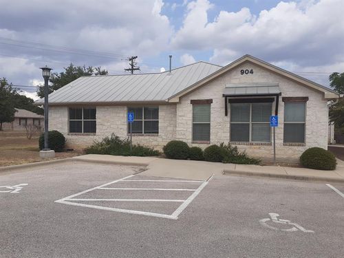 904 Crystal Falls Pkwy, Leander, TX, 78641-3681 | Card Image