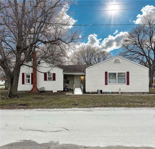201 N Illinois St, Toledo, IL, 62468-1023 | Card Image
