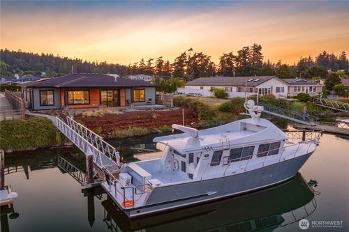1907 Cay Way, Anacortes, WA, 98221-2904 | Card Image