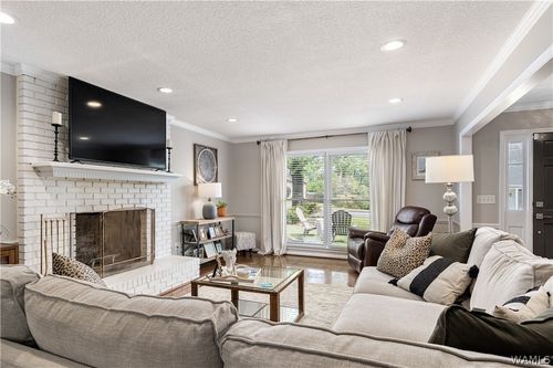 735 Fair Oaks Ln, Tuscaloosa, AL, 35406-1767 | Card Image