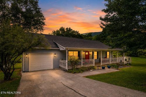 205 Matthew Ln, La Follette, TN, 37766-4942 | Card Image