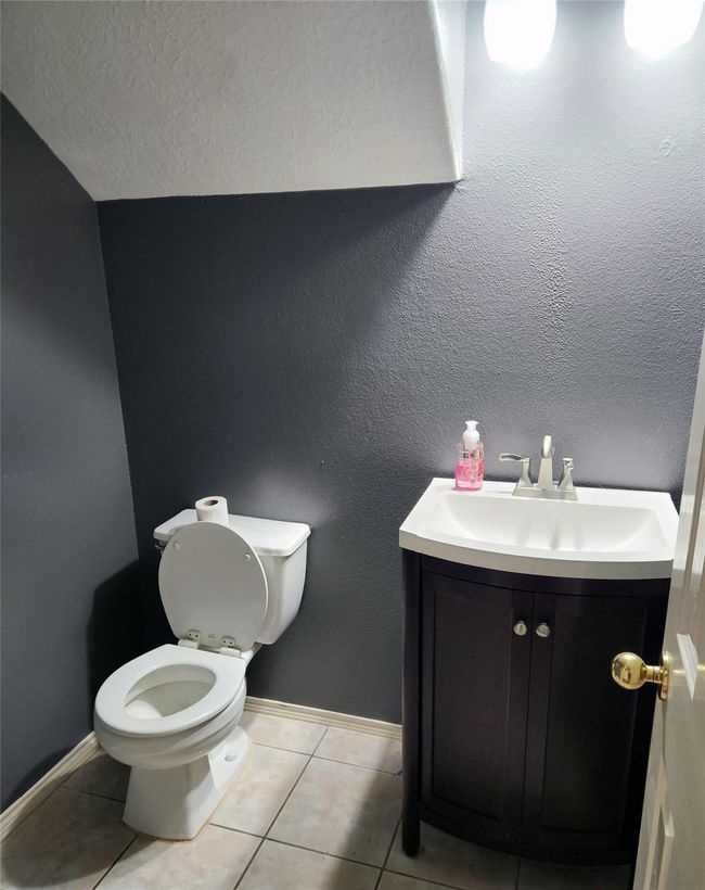 Half Bath | Image 8