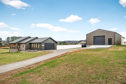 1004 N Spring St, Sparta, TN, 38583-1134 | Card Image