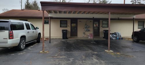 400 and 402 Garden Lane, Fowlerville Village, MI, 48836 | Card Image