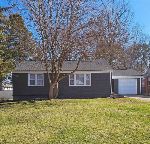 1054 Runge Ave, Struthers, OH, 44471-1471 | Card Image