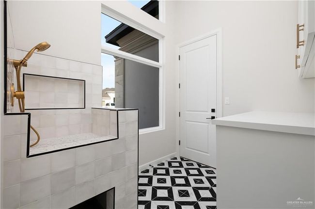 13906 N 34 Th Ln, House other with 4 bedrooms, 4 bathrooms and 2 parking in McAllen TX | Image 13