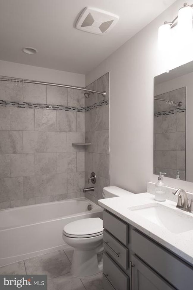 194 Green Poplar Loop, Townhouse with 4 bedrooms, 4 bathrooms and null parking in CLARKSBURG MD | Image 17