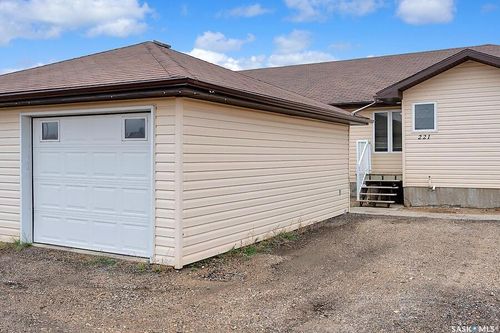 221-221 S Front St, Pense, SK, S0G3W0 | Card Image
