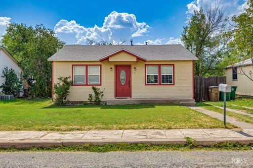 211 S Tyler St, San Angelo, TX, 76901-3937 | Card Image