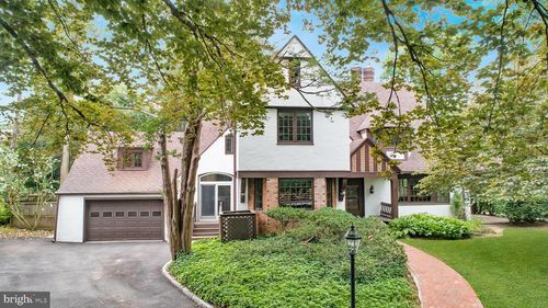 556 Saint Davids Ave, WAYNE, PA, 19087-4431 | Card Image