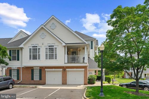 unit-205-25280 Lake Shore Sq, South Riding, VA, 20152-4465 | Card Image