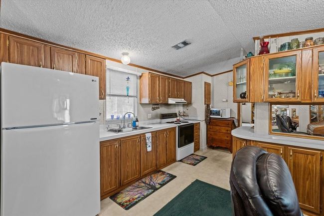 6240 Sw County Road 344, House other with 2 bedrooms, 2 bathrooms and null parking in TRENTON FL | Image 4