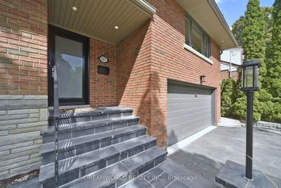 147 Perry Cres, House other with 3 bedrooms, 3 bathrooms and 6 parking in Etobicoke ON | Image 3