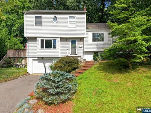 71 Malcolm Rd, Mahwah, NJ, 07430-1843 | Card Image