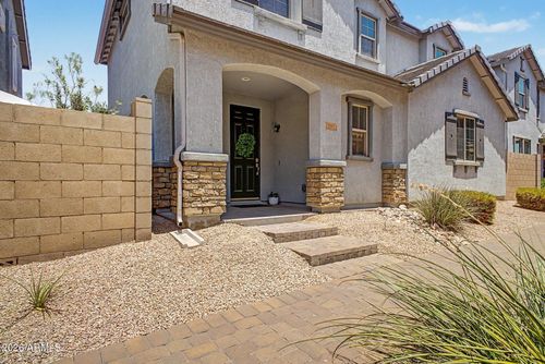 207 N Sandal, Mesa, AZ, 85205-5883 | Card Image