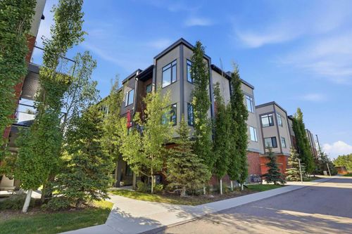 808 Greenbriar Common Nw, Calgary, AB, T3B6J2 | Card Image