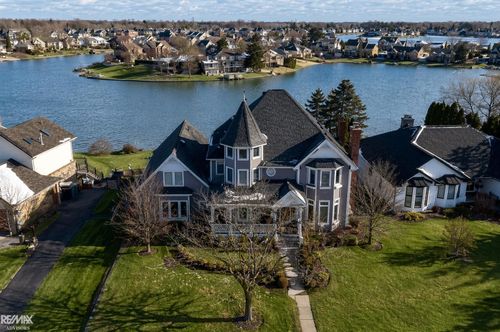 51244 Forster Ln, Shelby Twp, MI, 48316-3875 | Card Image