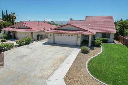 18085 Pier Dr, Victorville, CA, 92395 | Card Image
