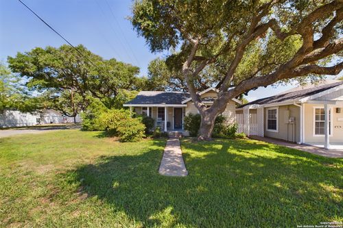 718 N N Live Oak St., Rockport, TX, 78382 | Card Image