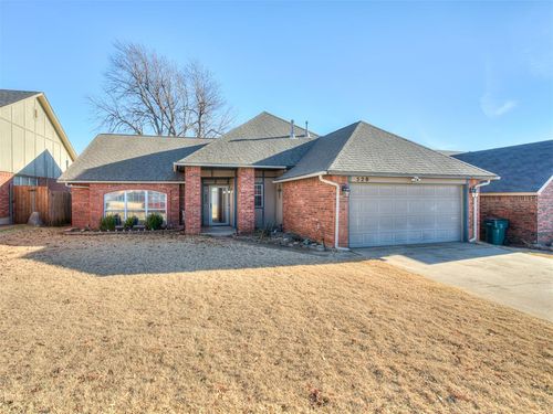 520 Greenfield Drive, Yukon, OK, 73099 | Card Image
