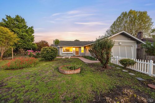 718 Liberty Court, Rohnert Park, CA, 94928 | Card Image