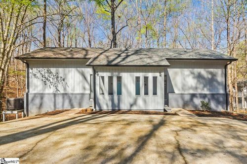 6 Villa Dr, Westminster, SC, 29693-6647 | Card Image