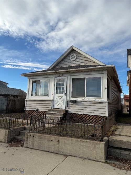 653 S Montana St, Butte, MT, 59701-2433 | Card Image