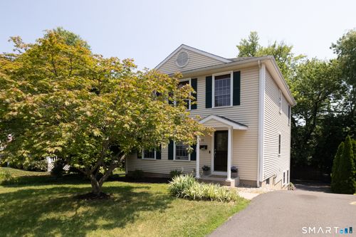 22 Crescent St, West Hartford, CT, 06119-2101 | Card Image