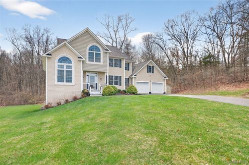 30 Meadow Wood Ln, Wappingers Falls, NY, 12590-5938 | Card Image