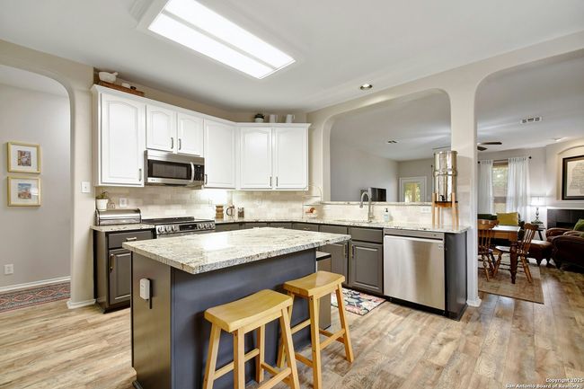 2818 Crusader Bnd, House other with 4 bedrooms, 3 bathrooms and null parking in Schertz TX | Image 6