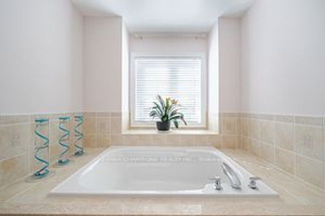 11 Nova Scotia Rd, House other with 4 bedrooms, 4 bathrooms and 6 parking in Brampton ON | Image 29