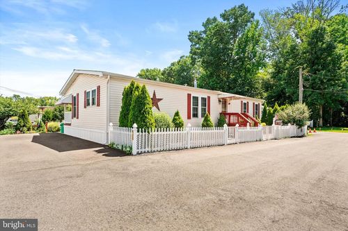 605 3rd Ave, ROBBINSVILLE, NJ, 08691-1714 | Card Image