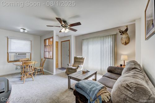 27707 Brettonwoods St, Madison Heights, MI, 48071-3260 | Card Image