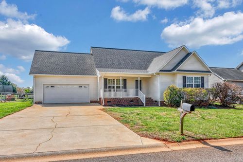 143 Summer Lady Ln, Boiling Springs, SC, 29316-5868 | Card Image