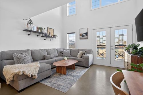 373-2233 34 Ave Sw, Calgary, AB, T2T6N2 | Card Image