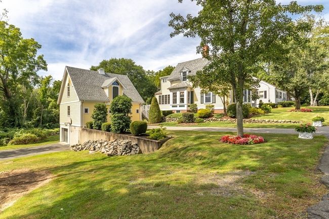 202 Bridge St, House other with 3 bedrooms, 3 bathrooms and 5 parking in Beverly MA | Image 4