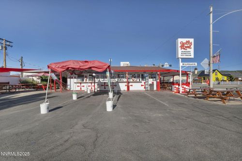 198 Main St, Bridgeport, CA, 93517-8070 | Card Image