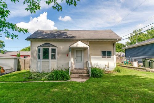 423 Lily Ln, Lakemoor, IL, 60051-8865 | Card Image