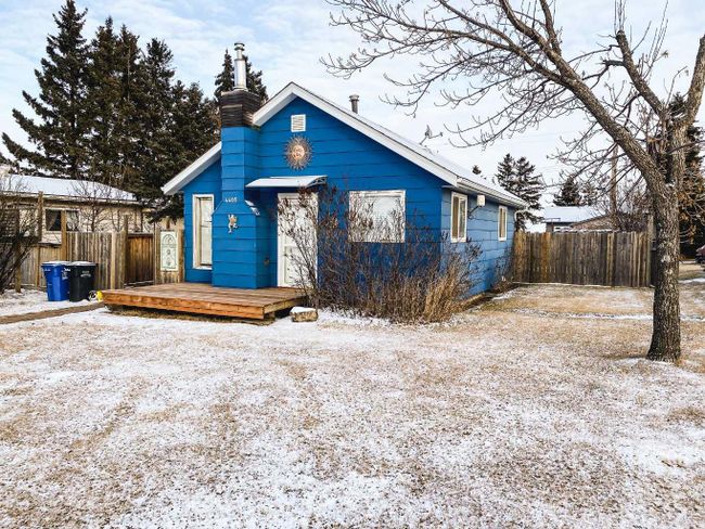 4405 47 Street, Home with 2 bedrooms, 1 bathrooms and 2 parking in Spirit River AB | Image 7