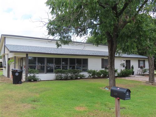 231 S 2nd St, Wills Point, TX, 75169-2620 | Card Image