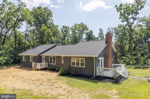 230 Blue Bell Ln, Strasburg, VA, 22657-3538 | Card Image