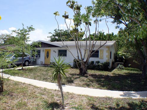511 Sw 72nd Ave, North Lauderdale, FL, 33068-1456 | Card Image