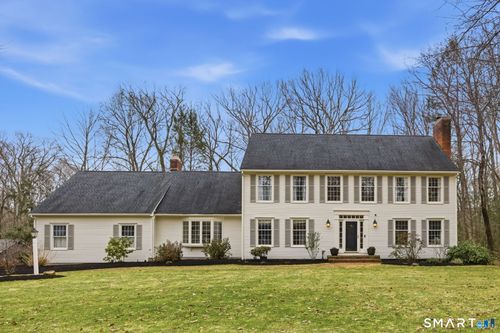 134 Old Mill Rd, Avon, CT, 06001-4049 | Card Image