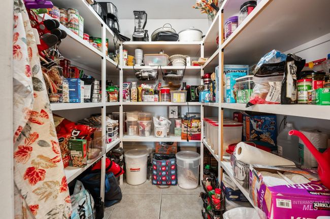 View of pantry | Image 12
