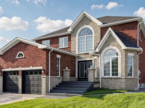 43 Mac Carl Cres, Whitby, ON, L1R2T6 | Card Image