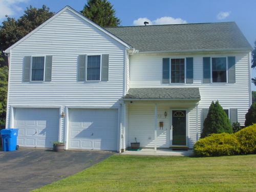 15 Acra Rd, Waterbury, CT, 06708-3408 | Card Image