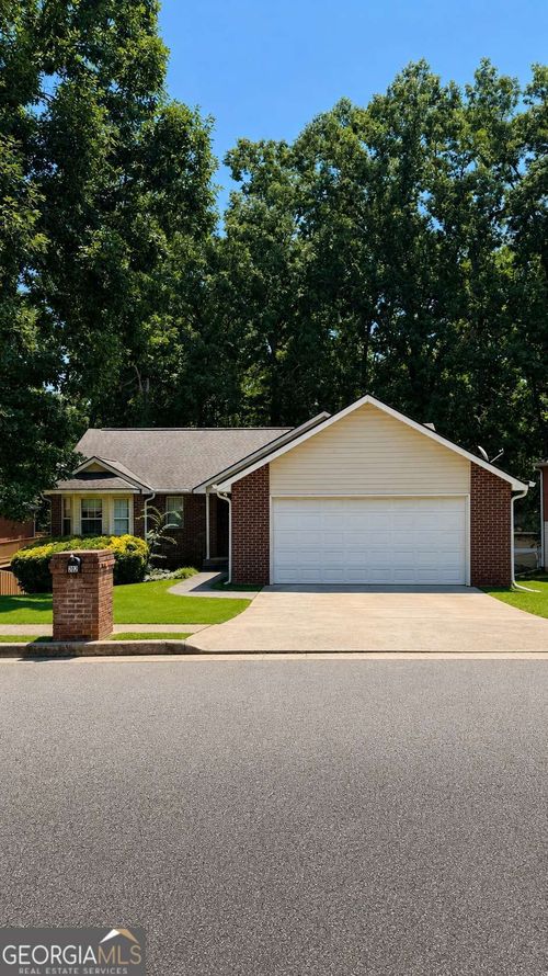 202 Oakwood Cir, Stockbridge, GA, 30281-6356 | Card Image