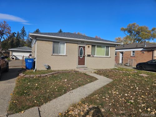 4245 Kiefer Ave, Warren, MI, 48091-1451 | Card Image