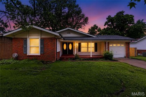 2827 Westminster Dr, Florissant, MO, 63033-1128 | Card Image